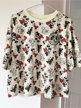 BNWT Disney Short Sleeve T-shirt Size S